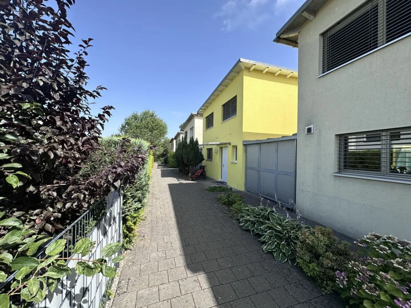 Casa unifamiliare 5½ locali, indipendente, bel giardino - Foto 3 di 10