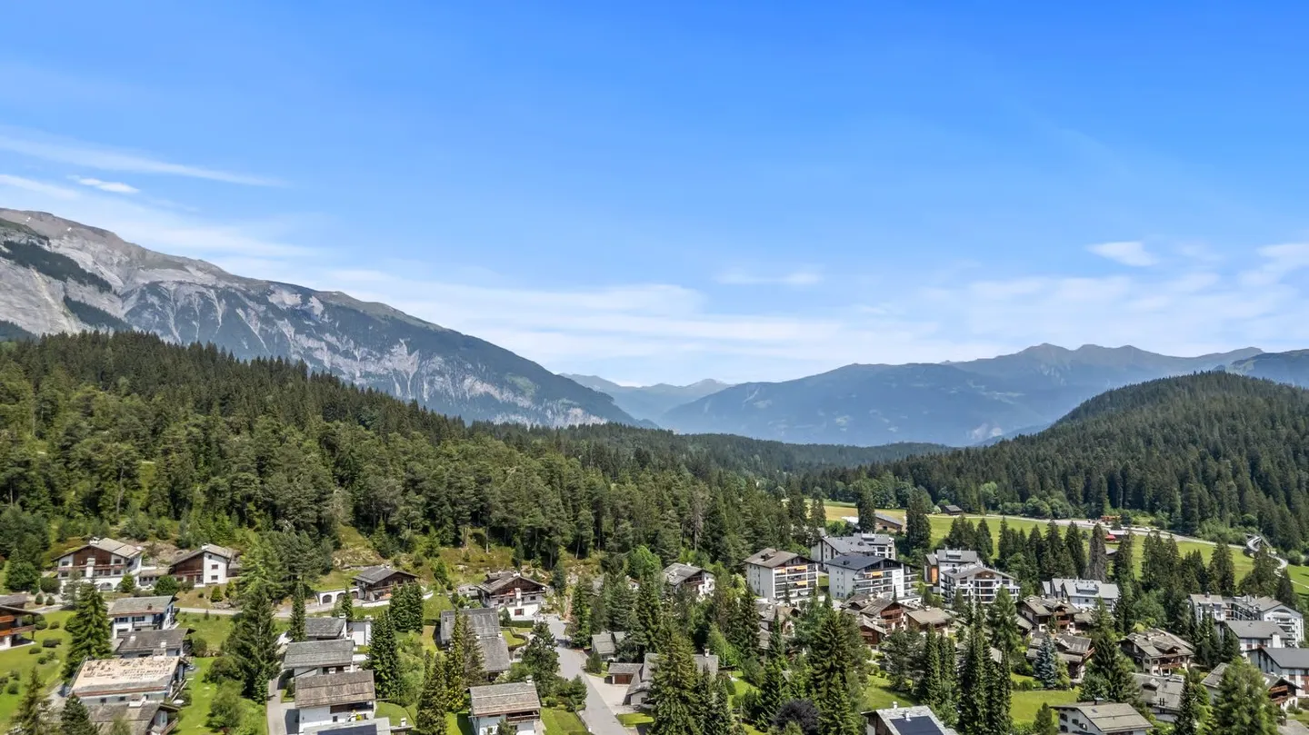 Charming 3.5-room terrace apartment with ski-in/ski-out in Laax - Photo 7 of 8