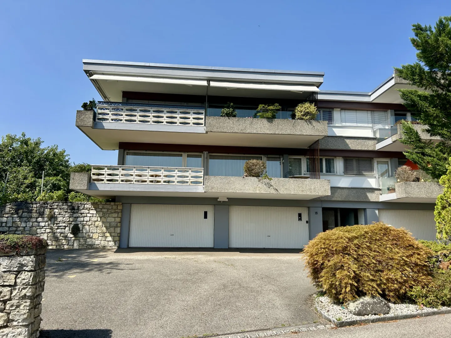 Magnifique avec grand balcon couvert et accès direct au jardin - Photo 1 sur 6