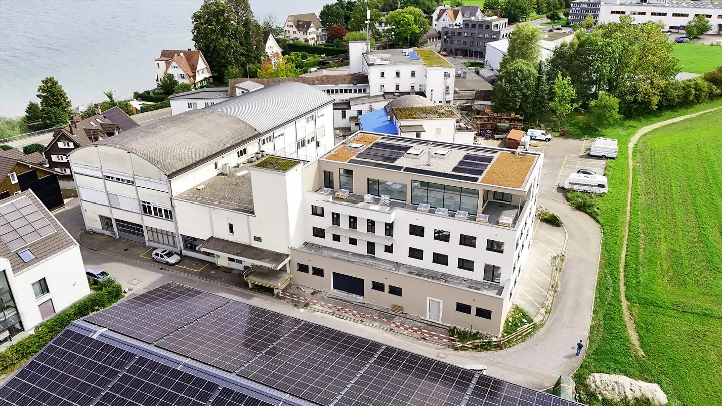 Espaces de production, de stockage et de bureau - Photo 2 sur 14