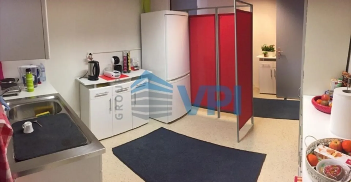 Spazio ufficio in affitto - Foto 1 di 9