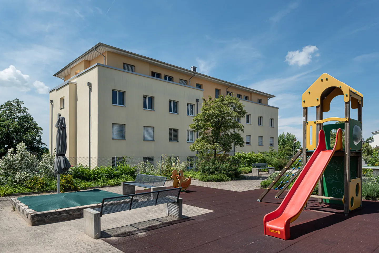 «Einstellplätze zu vermieten» - Foto 1 von 1