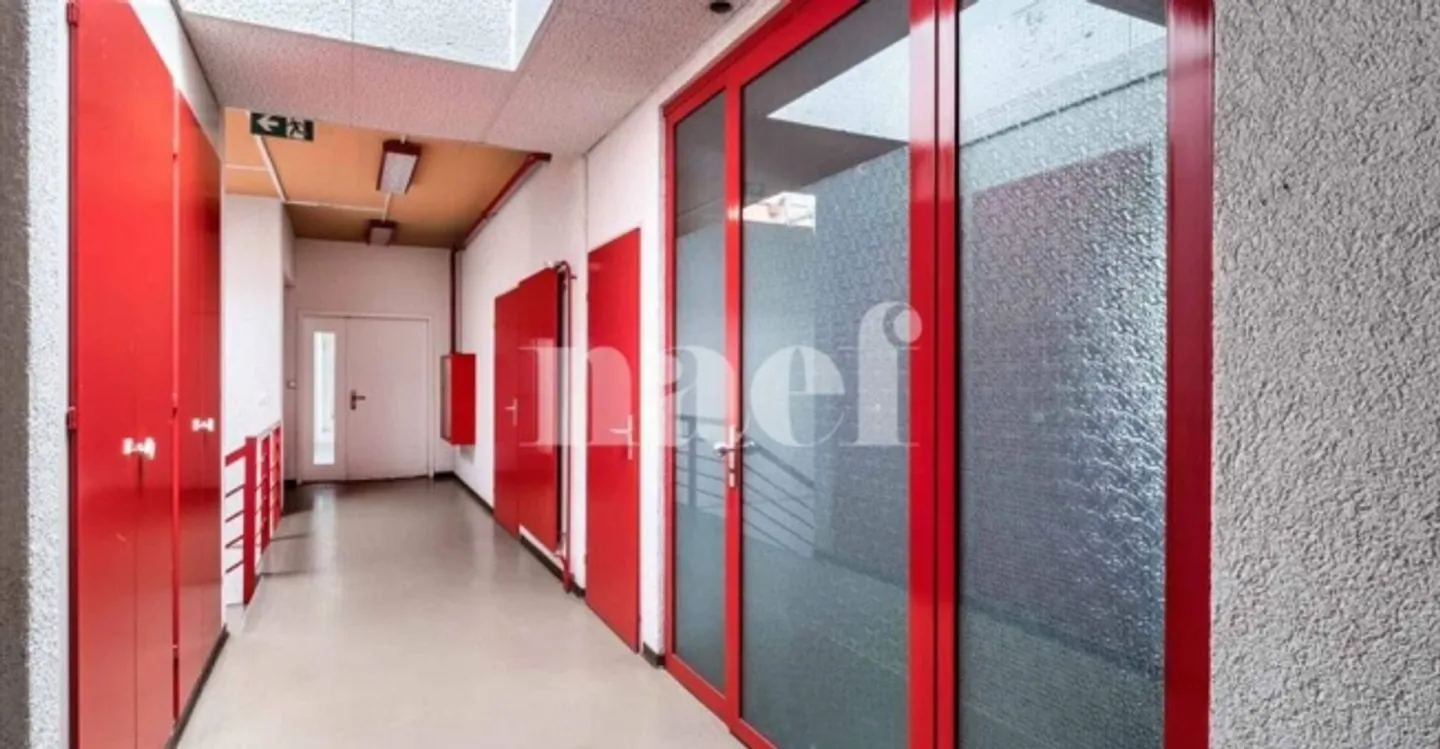 Mischgenutztes Gebäude mieten - Foto 2 von 5
