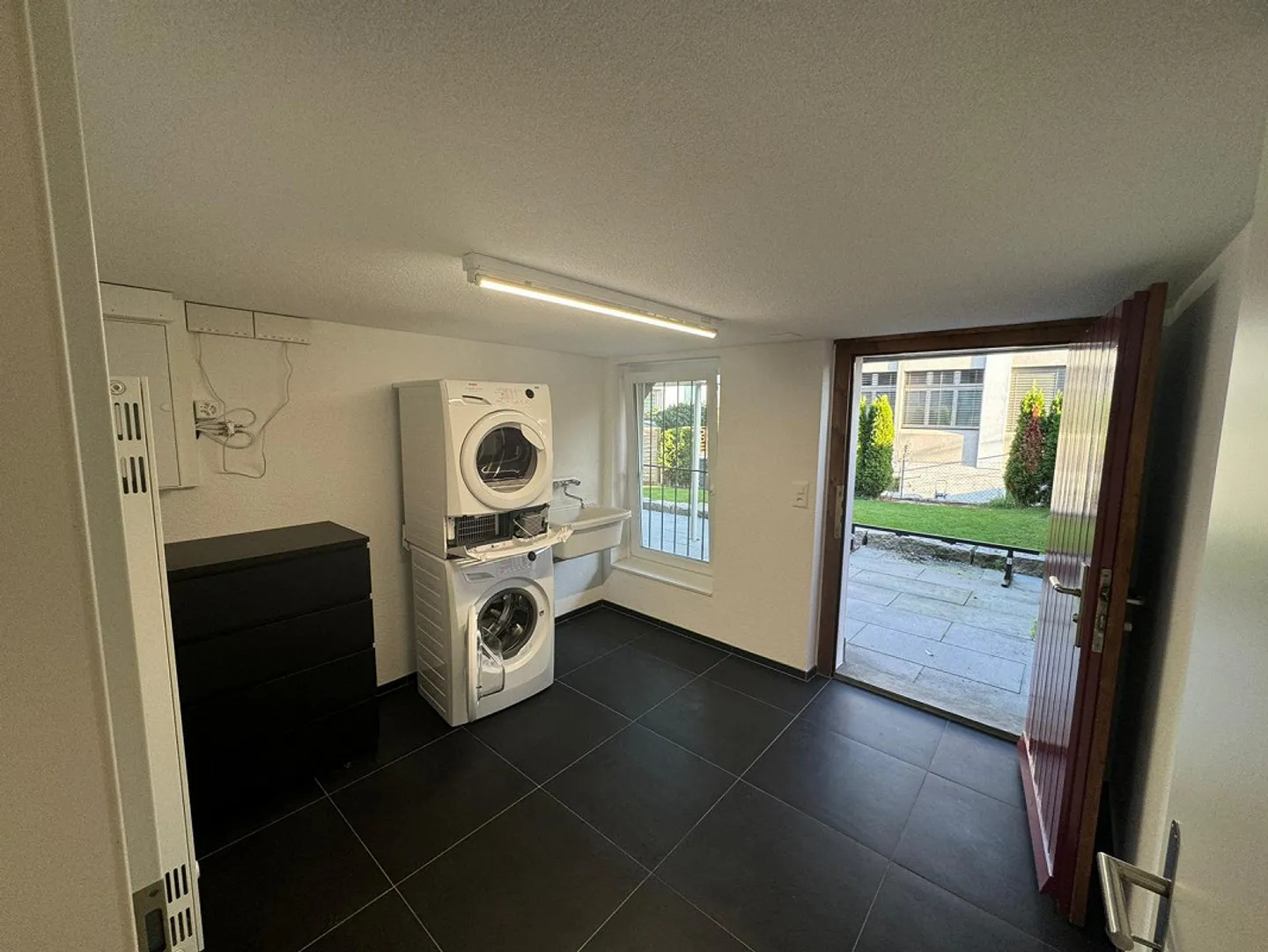 Ampio appartamento di 4 1/2 stanze con patio e balcone - Foto 16 di 22