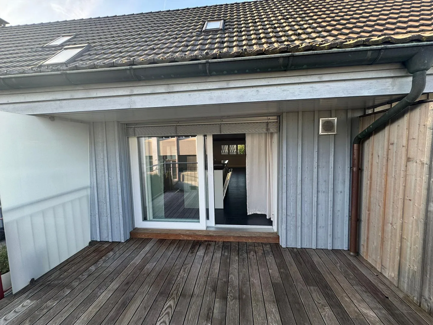 Ampio appartamento di 4 1/2 stanze con patio e balcone - Foto 19 di 22