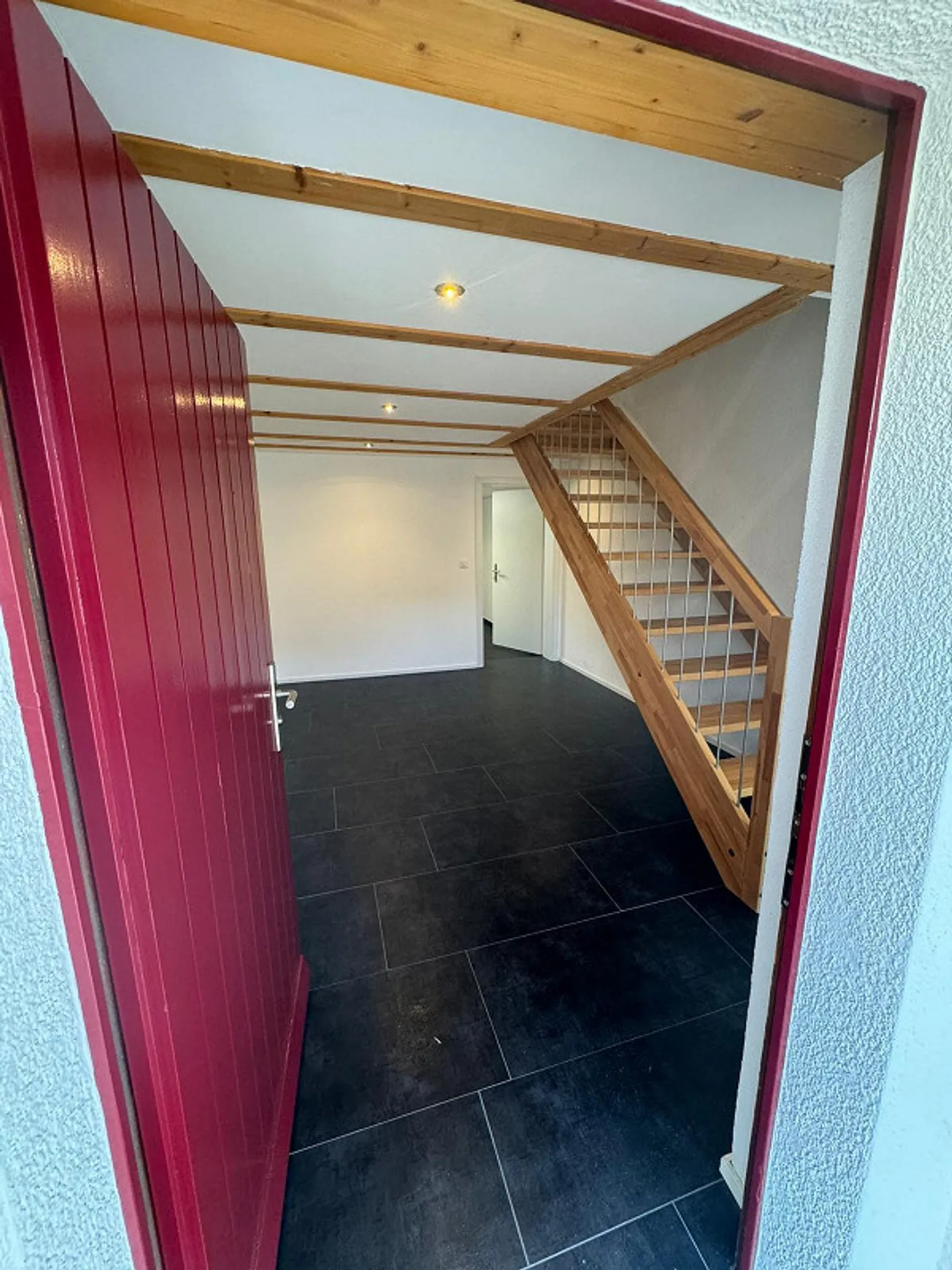 Ampio appartamento di 4 1/2 stanze con patio e balcone - Foto 22 di 22