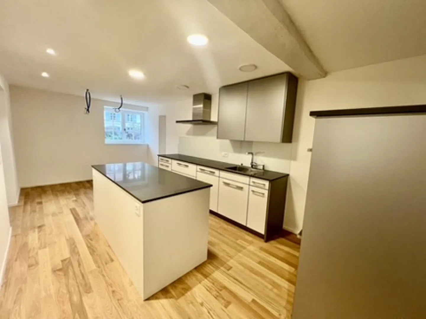 Appartamento duplex nel centro di Muttenz - Foto 5 di 19