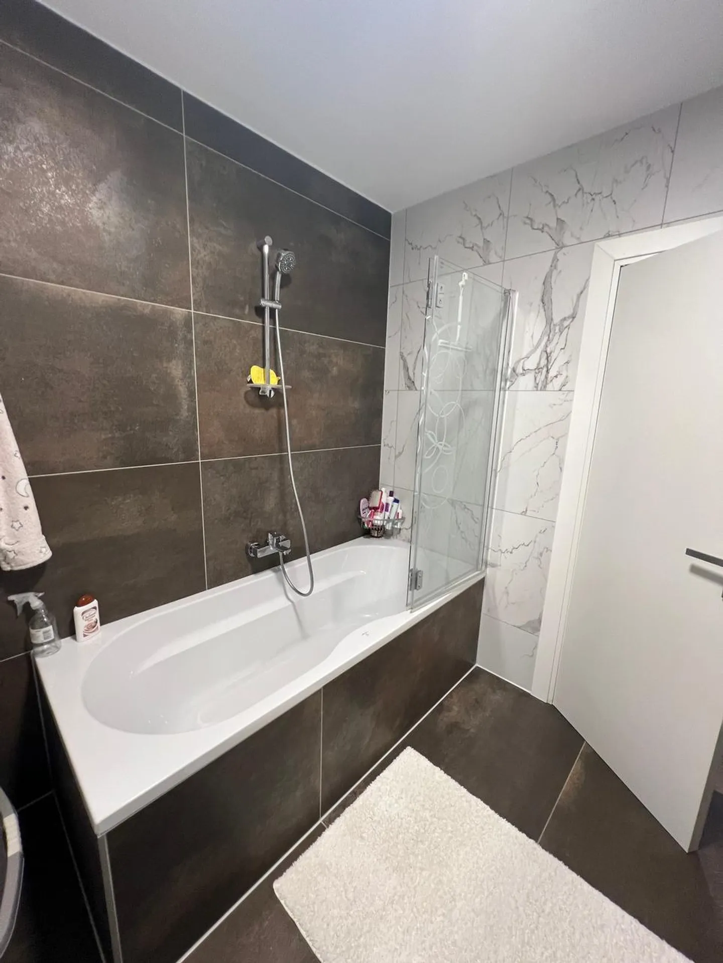 Magnificent contemporary villa with 6.5 rooms and independent studio - Marly (FR) - Photo 10 of 10