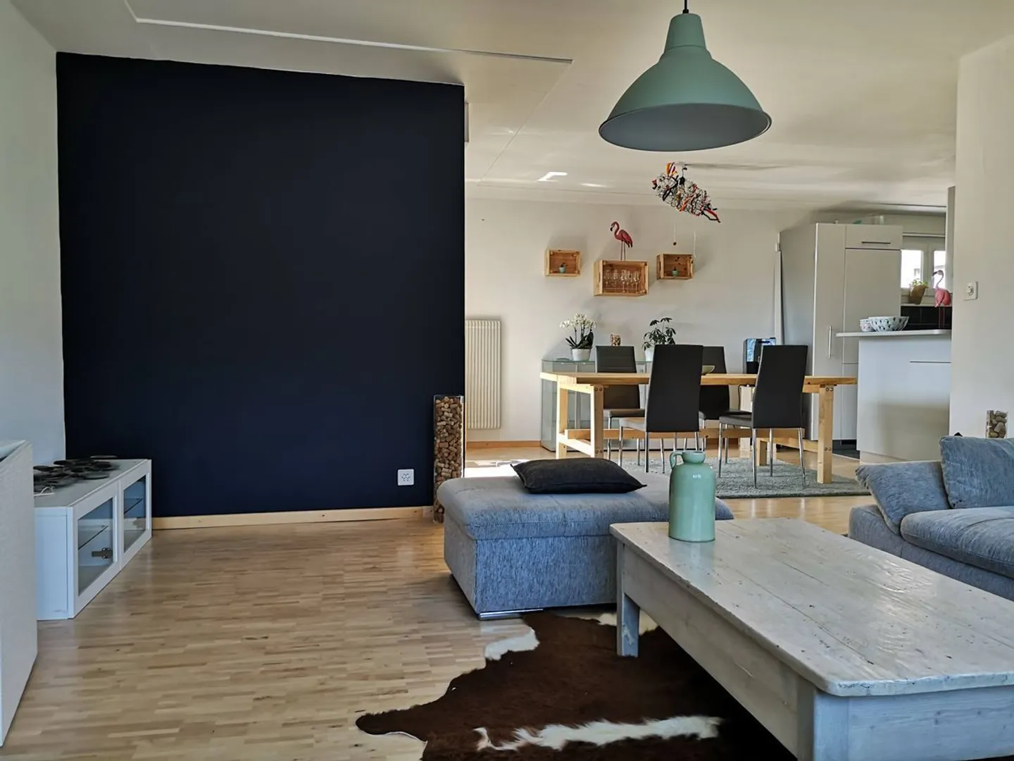 Ampio e luminoso appartamento di 4,5 stanze con balcone - Foto 1 di 9