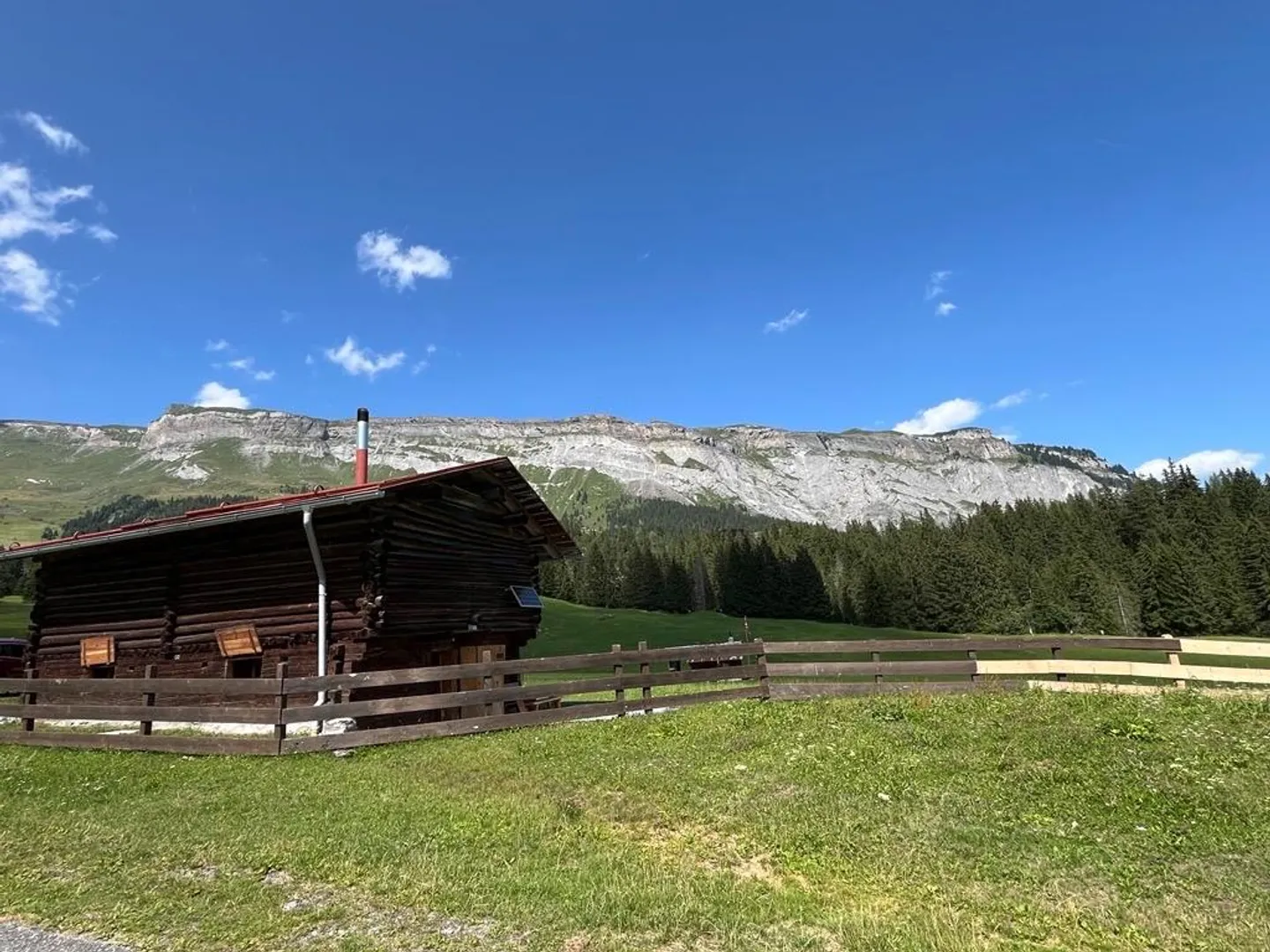 Hutte alpine au-dessus de Flims - Photo 1 sur 12