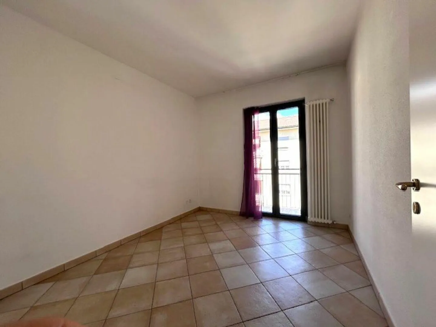 Large 4 ½ room apartment in Giubiasco in residential area - Photo 21 of 30
