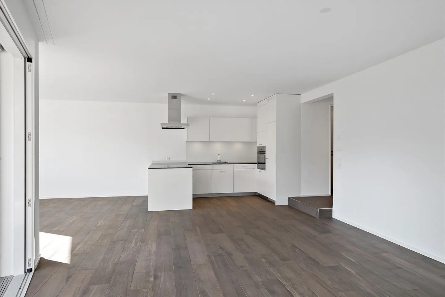 Moderno appartamento di 3.5 locali in posizione centrale - Foto 4 di 10