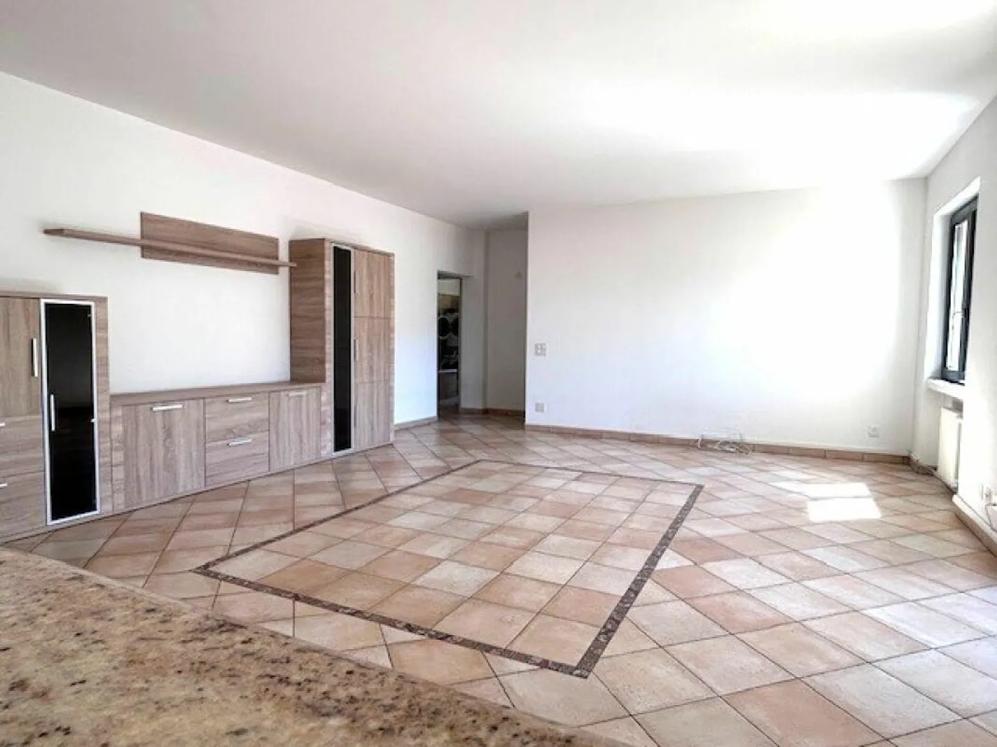 Large 4 ½ room apartment in Giubiasco in residential area - Photo 13 of 30