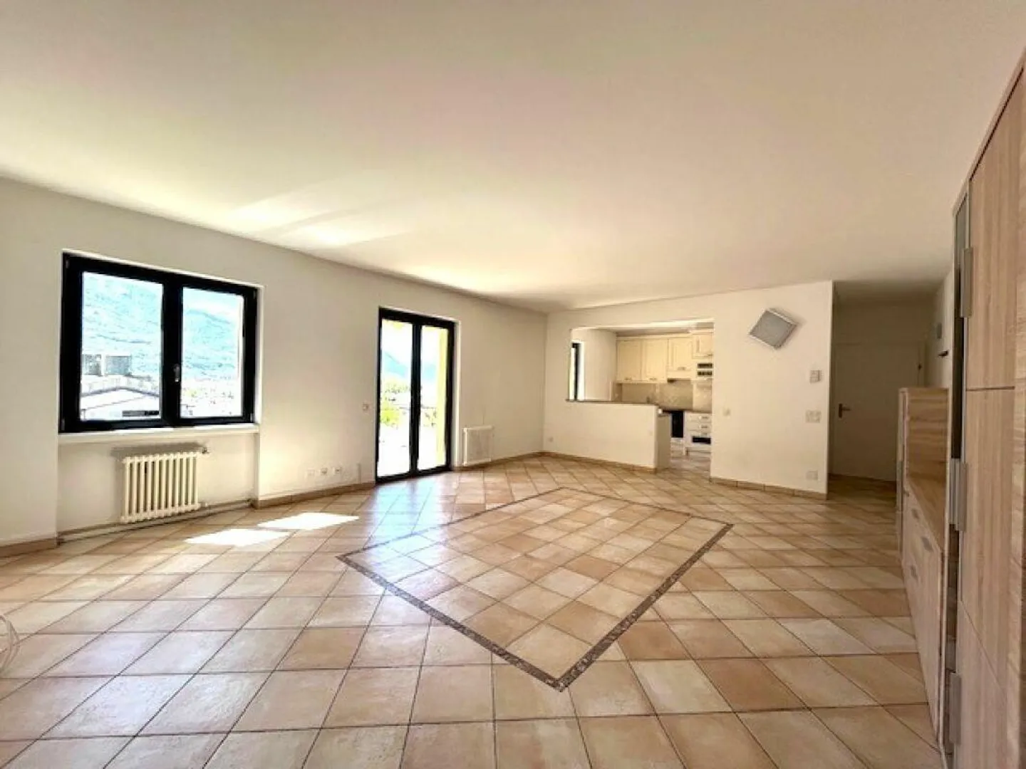 Large 4 ½ room apartment in Giubiasco in residential area - Photo 14 of 30