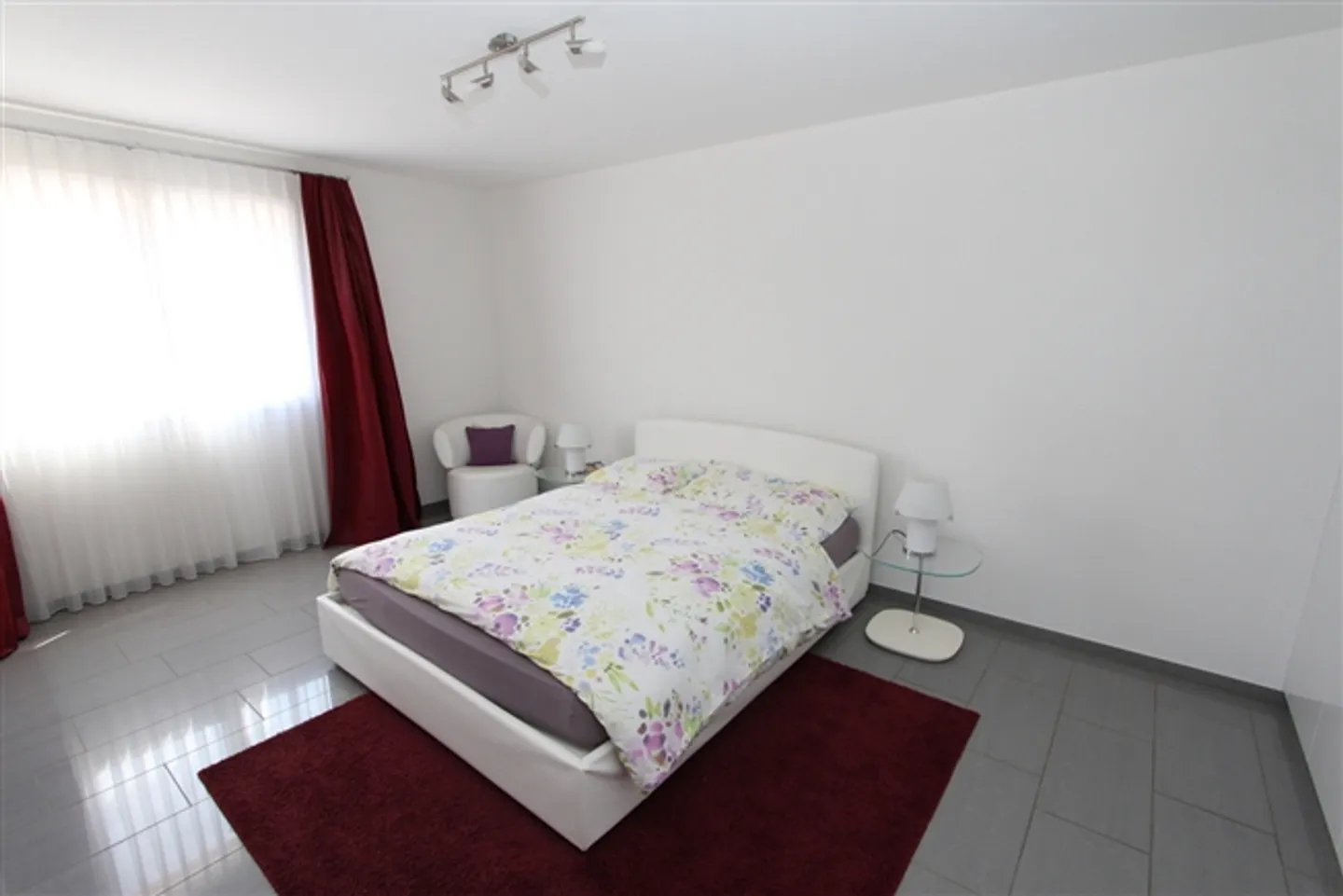 spacious - bright - practical - Photo 6 of 13