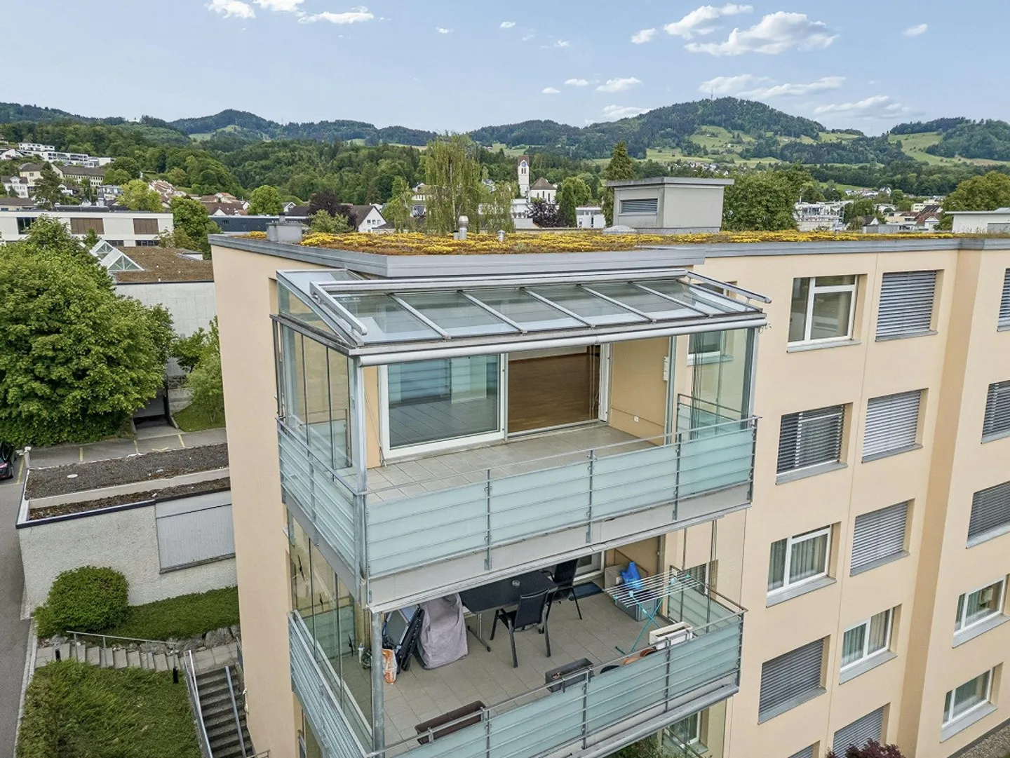 Ampio appartamento di 3½ locali con balcone vetrato e bella vista - Foto 13 di 13