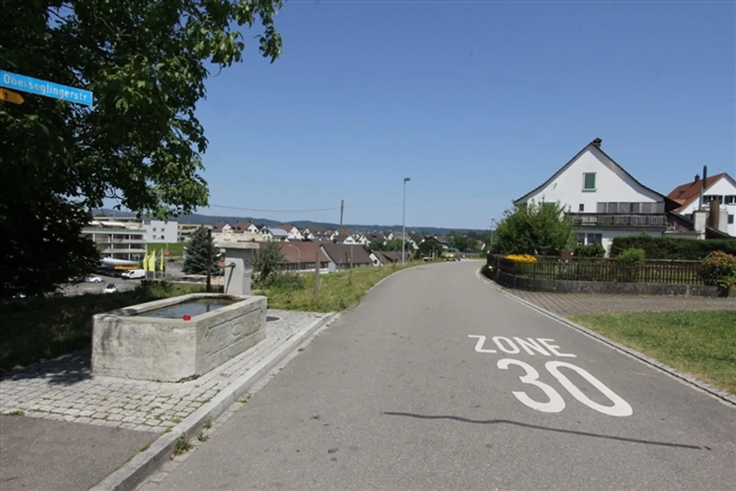 spacious - bright - practical - Photo 9 of 13