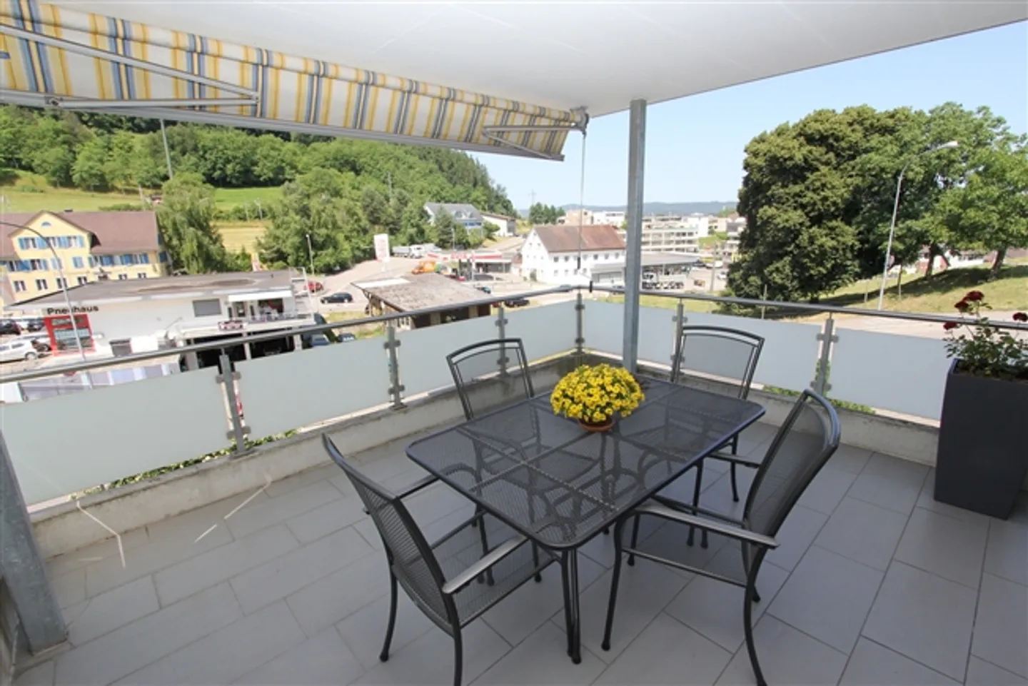 spacious - bright - practical - Photo 12 of 13