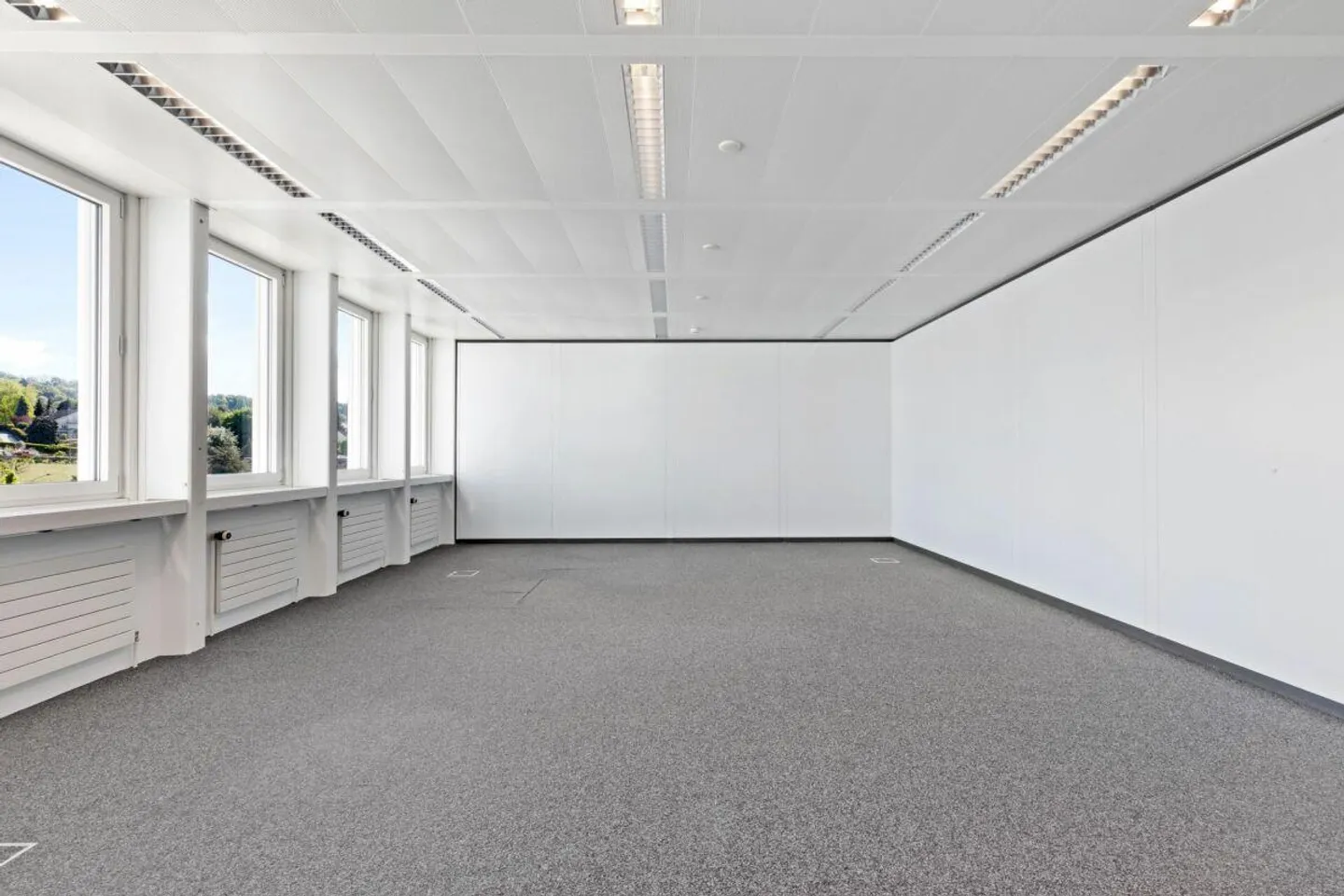 550 m² offices for immediate rent in Renens - Photo 1 of 8