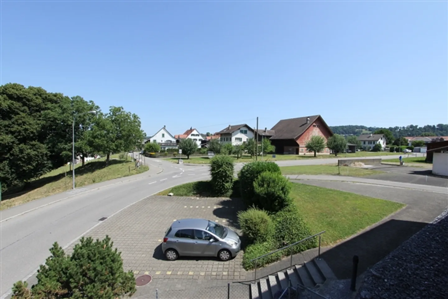 spacious - bright - practical - Photo 11 of 13