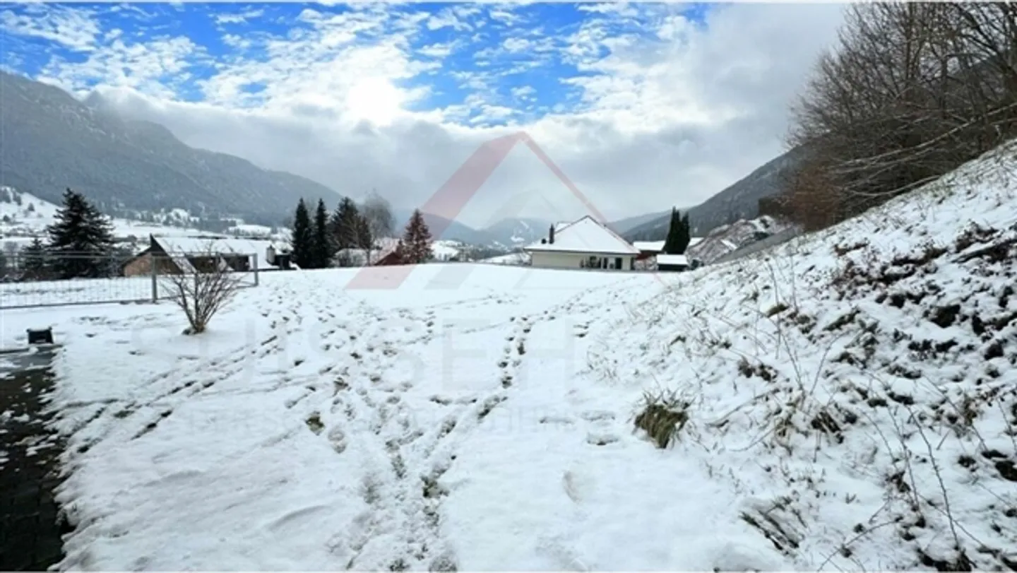 Votre futur projet commence ici - terrain à bâtir de 900 m² à couper le souffle, ensoleillé toute la journée dans un environnement calme - Photo 1 sur 3