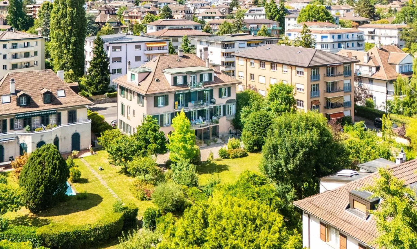 Charakterwohnung im Gartengeschoss im Herzen von Lausanne - Foto 3 von 11