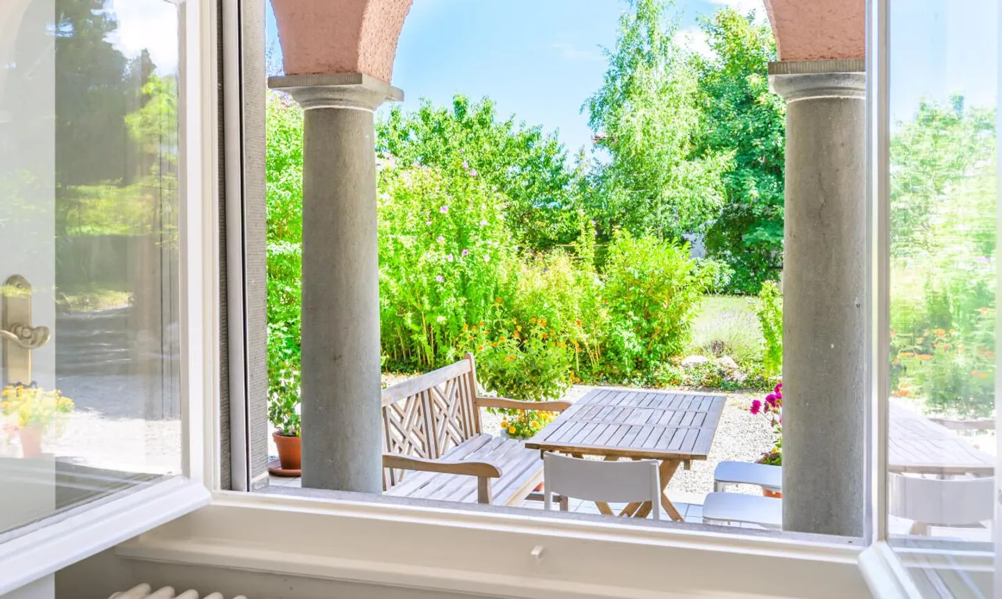 Charakterwohnung im Gartengeschoss im Herzen von Lausanne - Foto 1 von 11