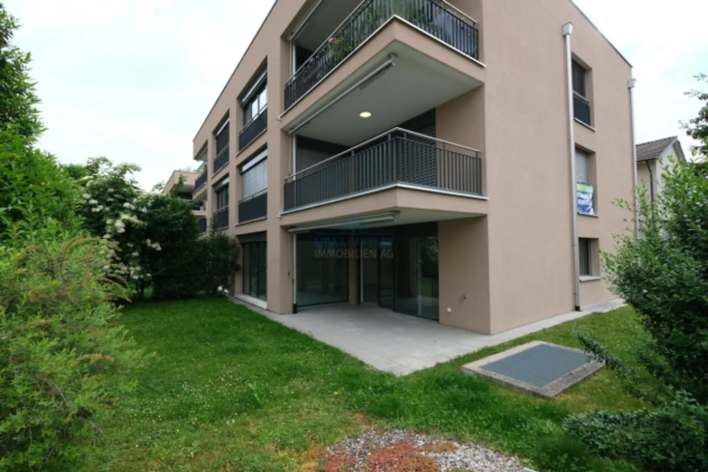 Modern, exclusive expansion standard 3.5-room apartment in the middle of Allschwil - Photo 1 of 10