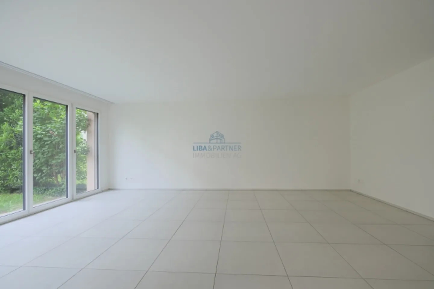 Modern, exclusive expansion standard 3.5-room apartment in the middle of Allschwil - Photo 2 of 10