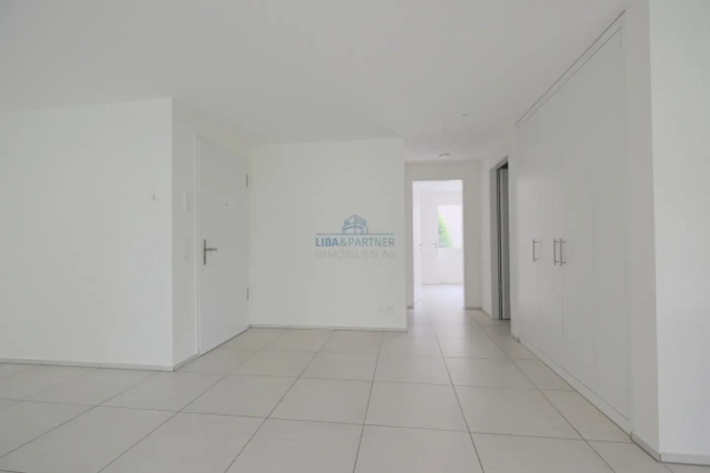 Modern, exclusive expansion standard 3.5-room apartment in the middle of Allschwil - Photo 5 of 10