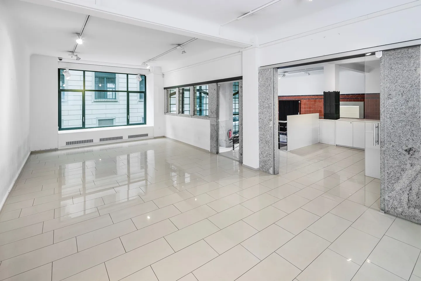 Mischgenutztes Gebäude mieten - Foto 6 von 10