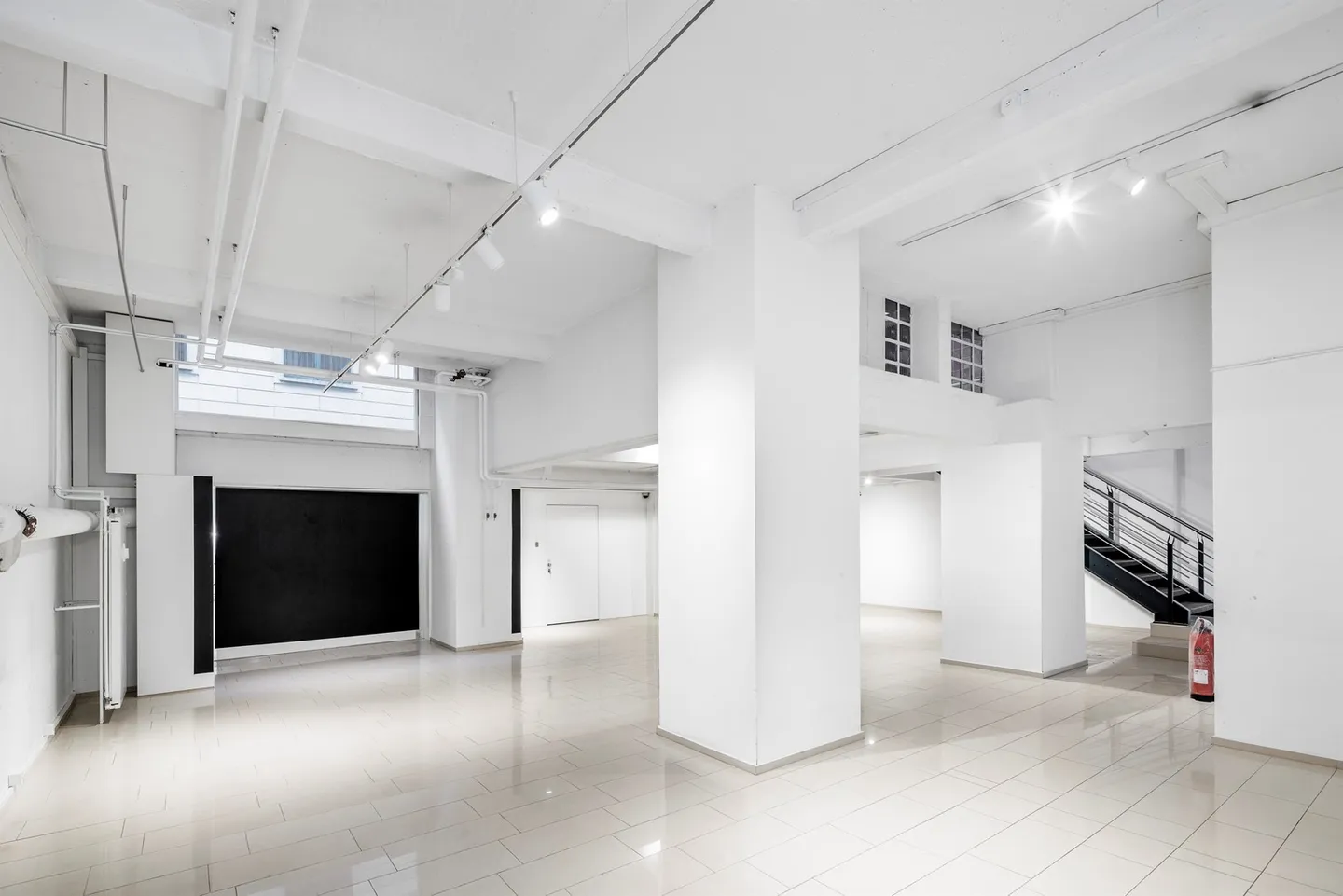 Mischgenutztes Gebäude mieten - Foto 8 von 10