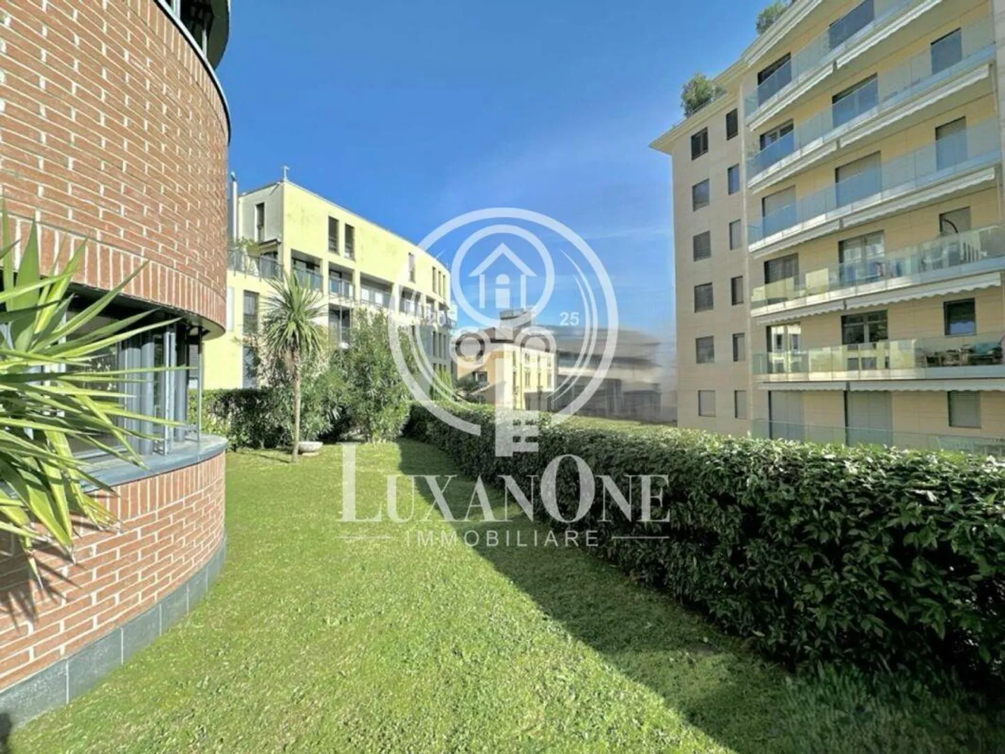 Living just a few steps from Lake Lugano and near renowned Pri... - Photo 2 of 8