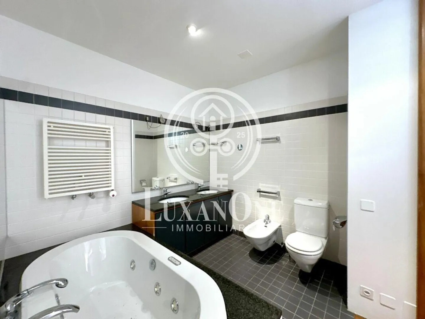 Living just a few steps from Lake Lugano and near renowned Pri... - Photo 8 of 8