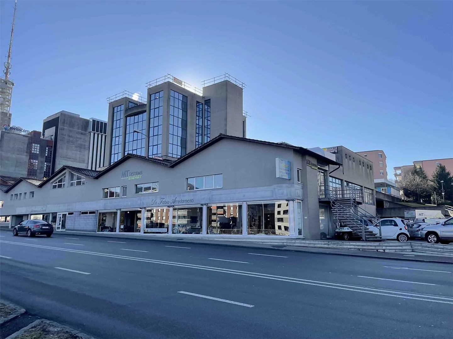 175 m2 d'espace de bureau ( + dépôt et parkings) Breganzona Ref: 0384 - Photo 2 sur 9