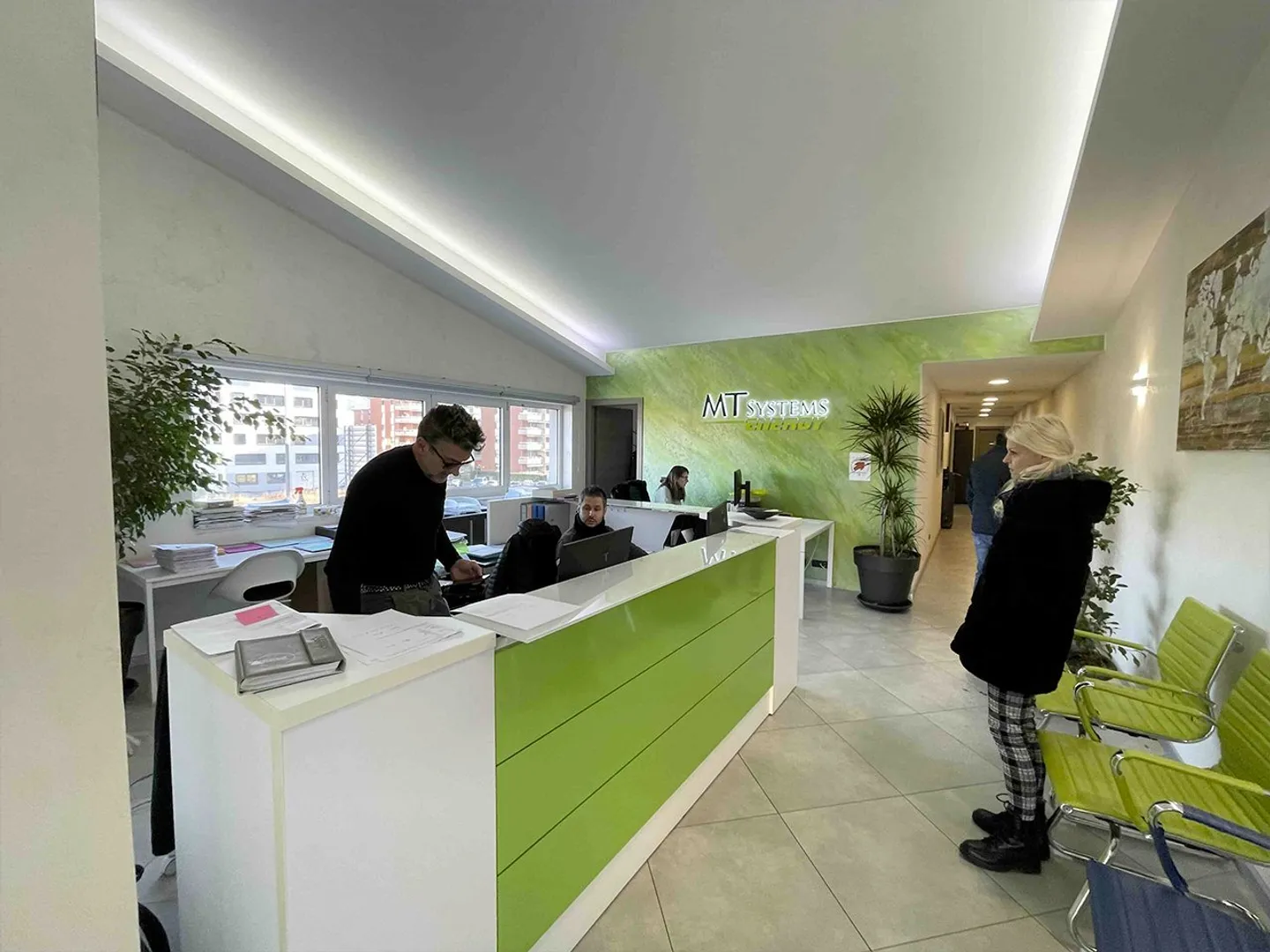 175 m2 d'espace de bureau ( + dépôt et parkings) Breganzona Ref: 0384 - Photo 1 sur 9