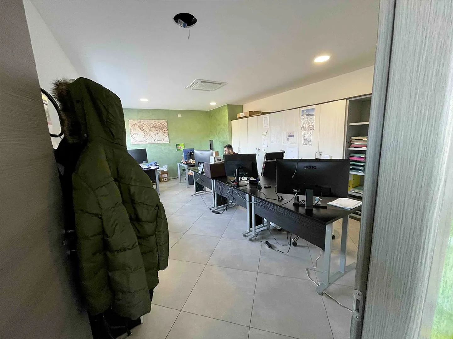 175 m2 d'espace de bureau ( + dépôt et parkings) Breganzona Ref: 0384 - Photo 4 sur 9