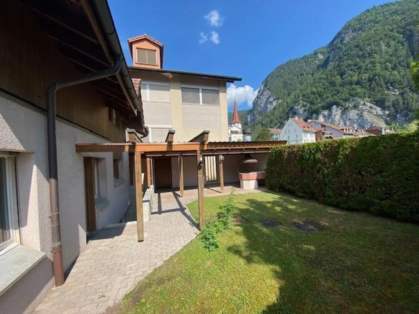 6½-Room Terraced Single-Family House in the Center of Unterseen - Photo 2 of 29