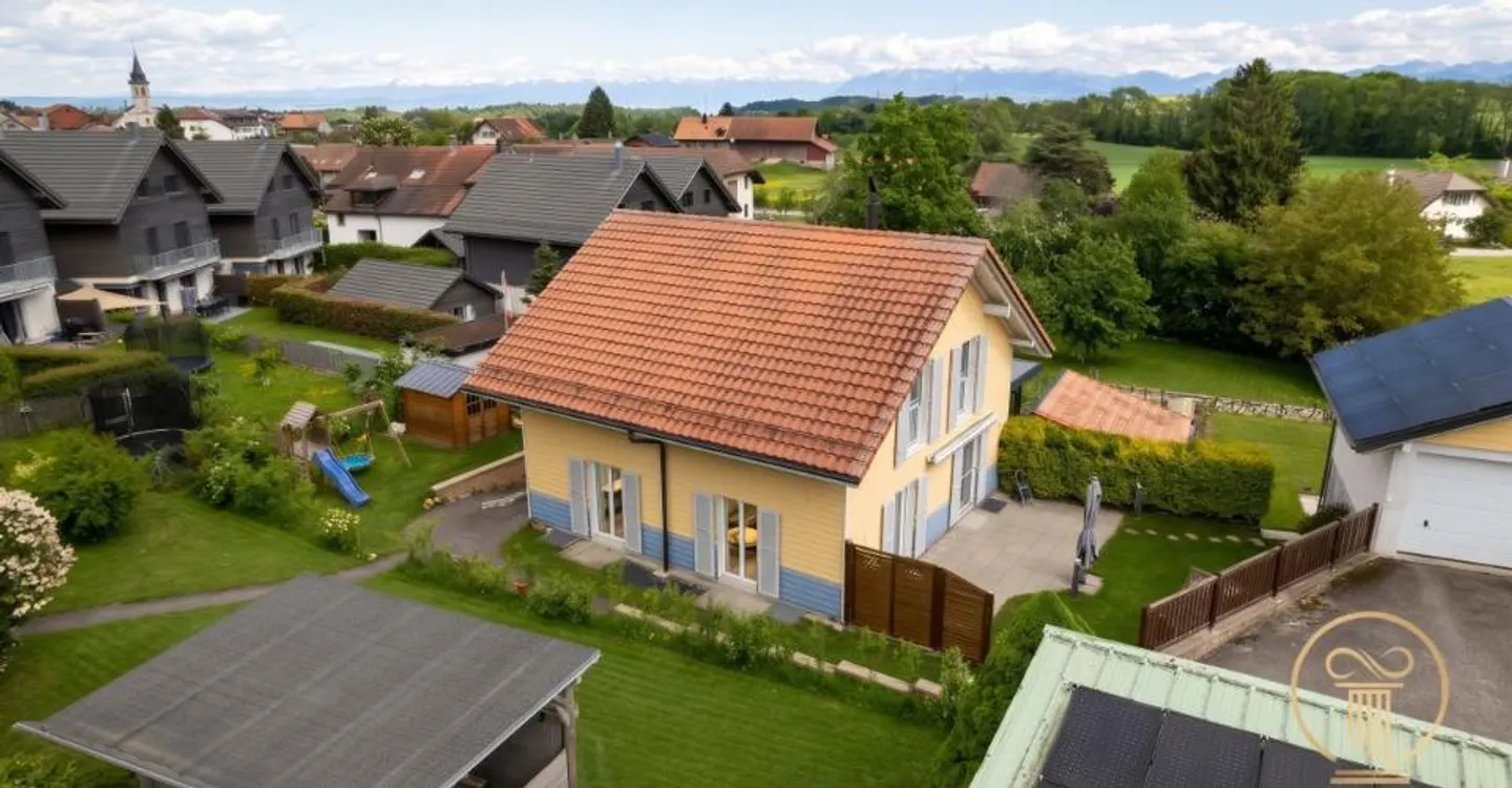 ESCLUSIVITÀ! A 3' da GIMEL - bella villa bifamiliare di 5.5 stanze in un quartiere tranquillo e molto piacevole. - Foto 1 di 13