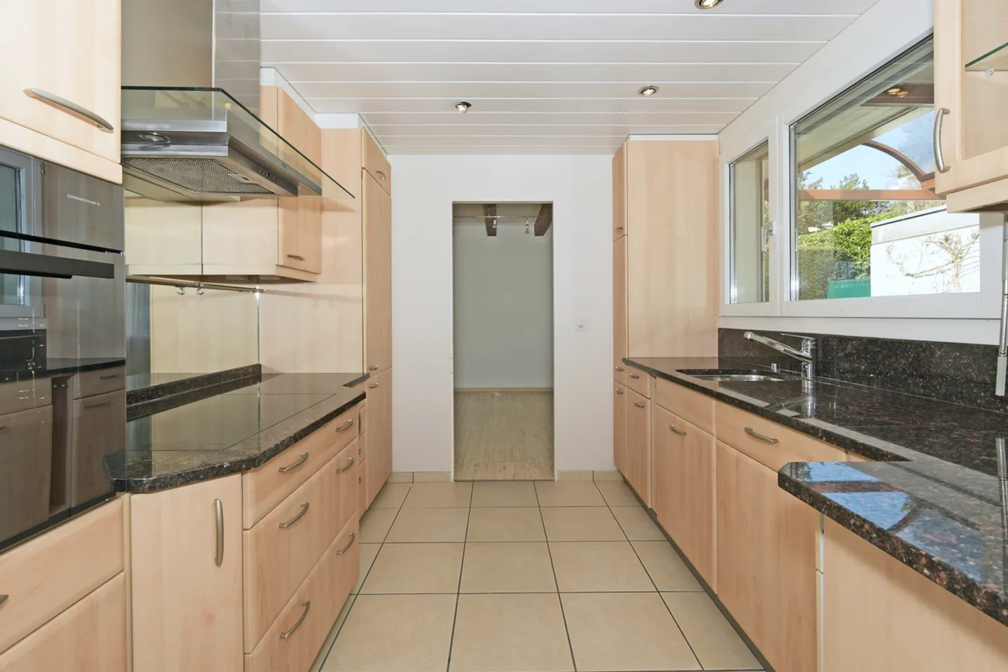 Casa unifamiliare con giardino, stagno e tanto spazio per vivere – situata in una zona tranquilla a Münchenstein - Foto 10 di 21