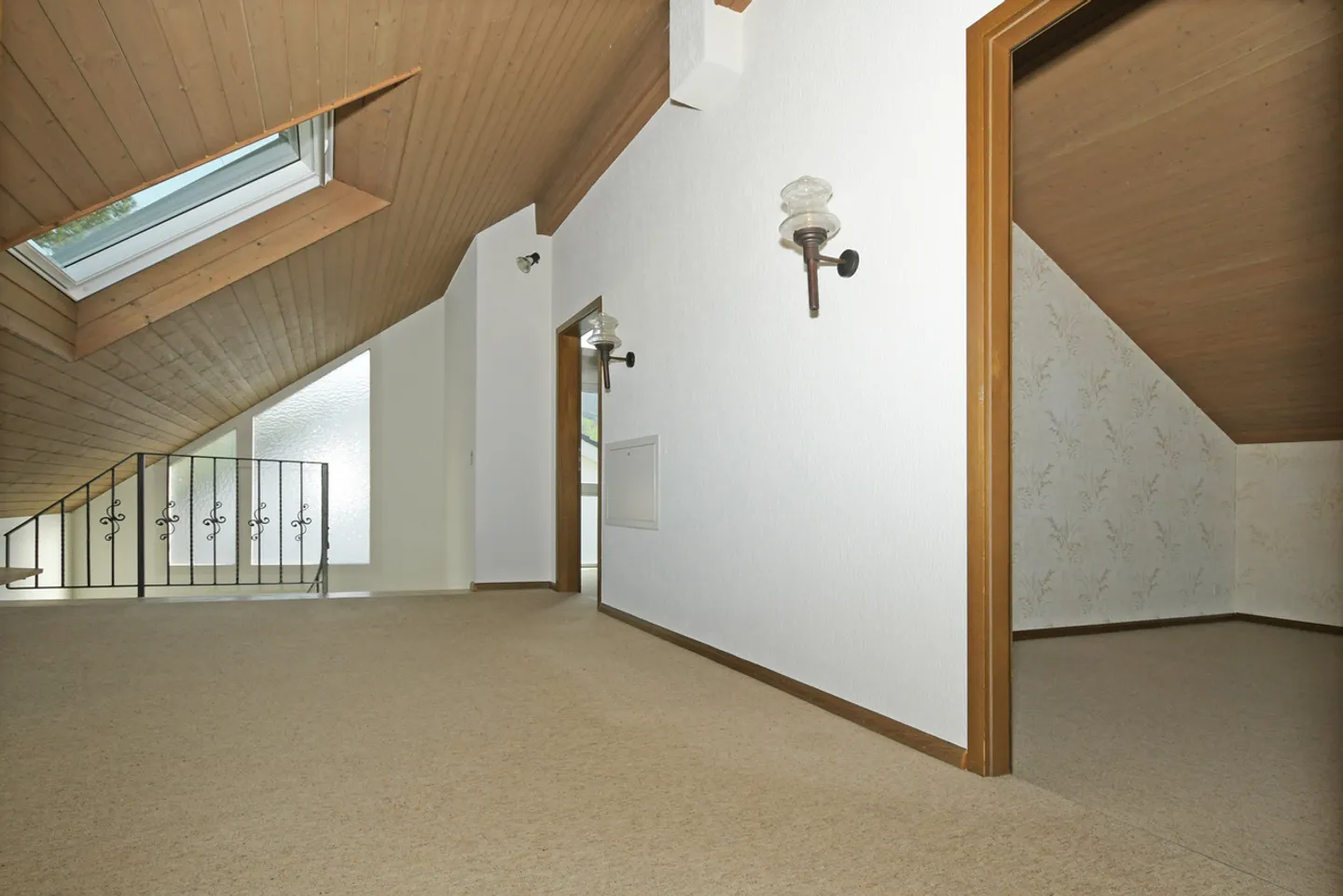 Casa unifamiliare con giardino, stagno e tanto spazio per vivere – situata in una zona tranquilla a Münchenstein - Foto 12 di 21