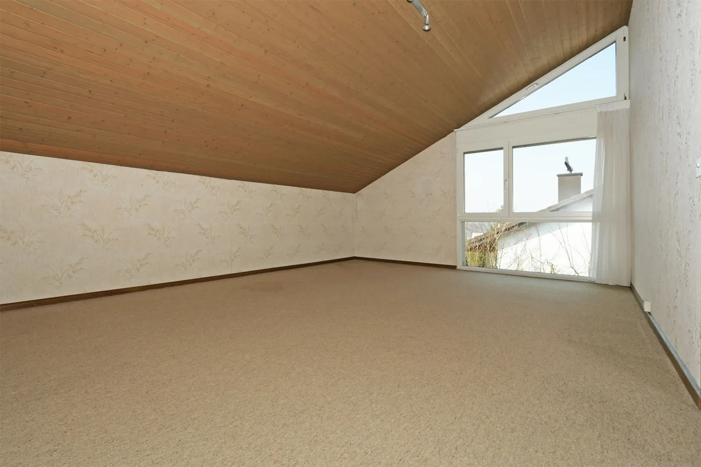 Casa unifamiliare con giardino, stagno e tanto spazio per vivere – situata in una zona tranquilla a Münchenstein - Foto 13 di 21