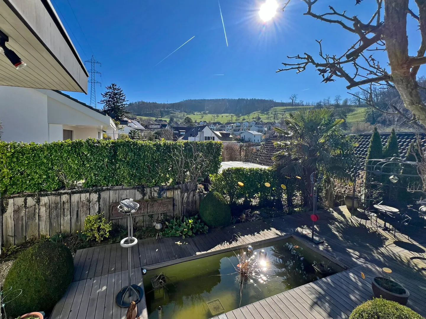 Casa unifamiliare con giardino, stagno e tanto spazio per vivere – situata in una zona tranquilla a Münchenstein - Foto 4 di 21