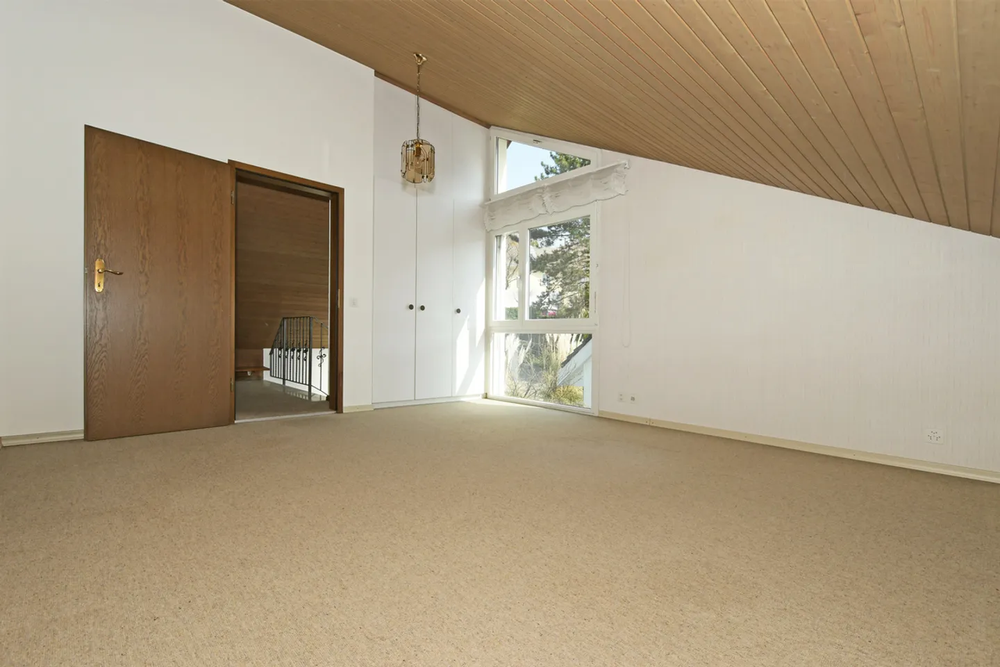 Casa unifamiliare con giardino, stagno e tanto spazio per vivere – situata in una zona tranquilla a Münchenstein - Foto 15 di 21