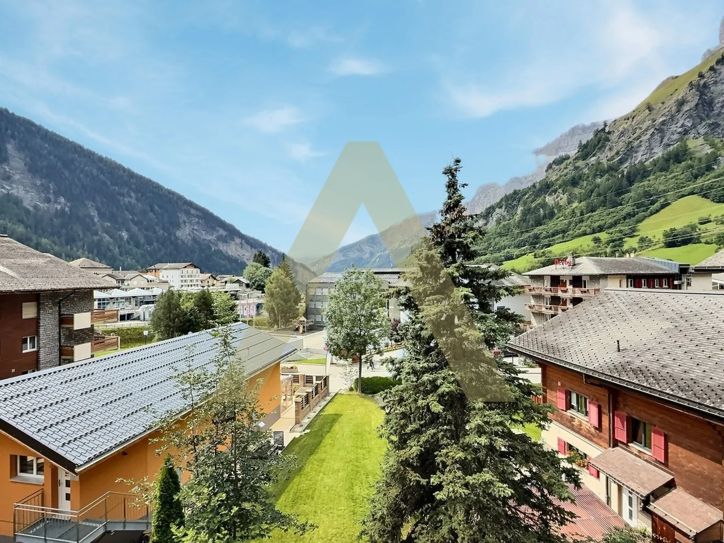 Helles Studio mit Blick auf das Dorf - Foto 2 von 5