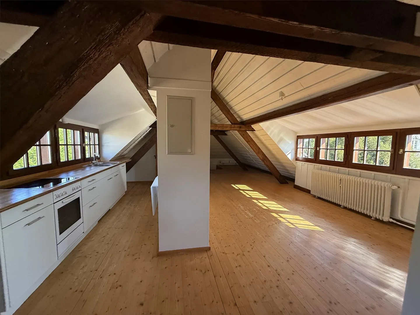 Charmante appartement sous les toits de 1 chambre à Arlesheim - Photo 4 sur 7