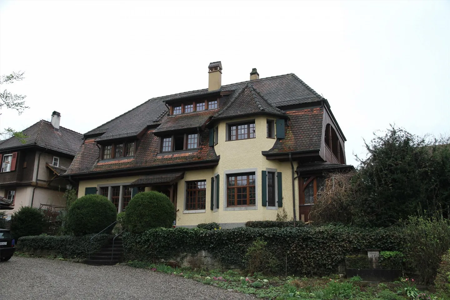 Charmante appartement sous les toits de 1 chambre à Arlesheim - Photo 2 sur 7