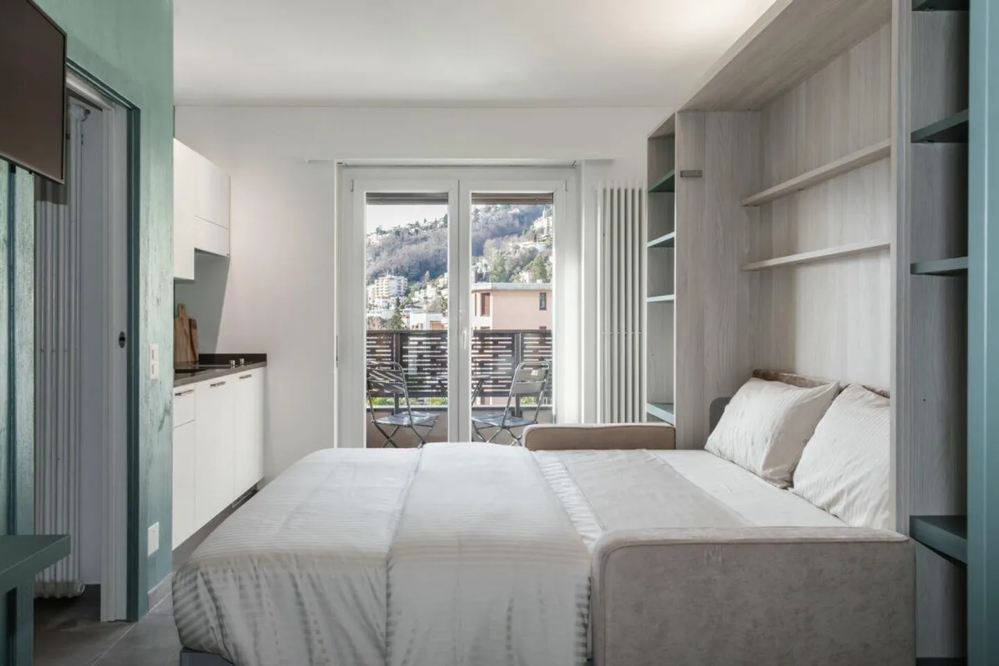 We rent renovated one-room apartments in Muralto - Photo 7 of 14