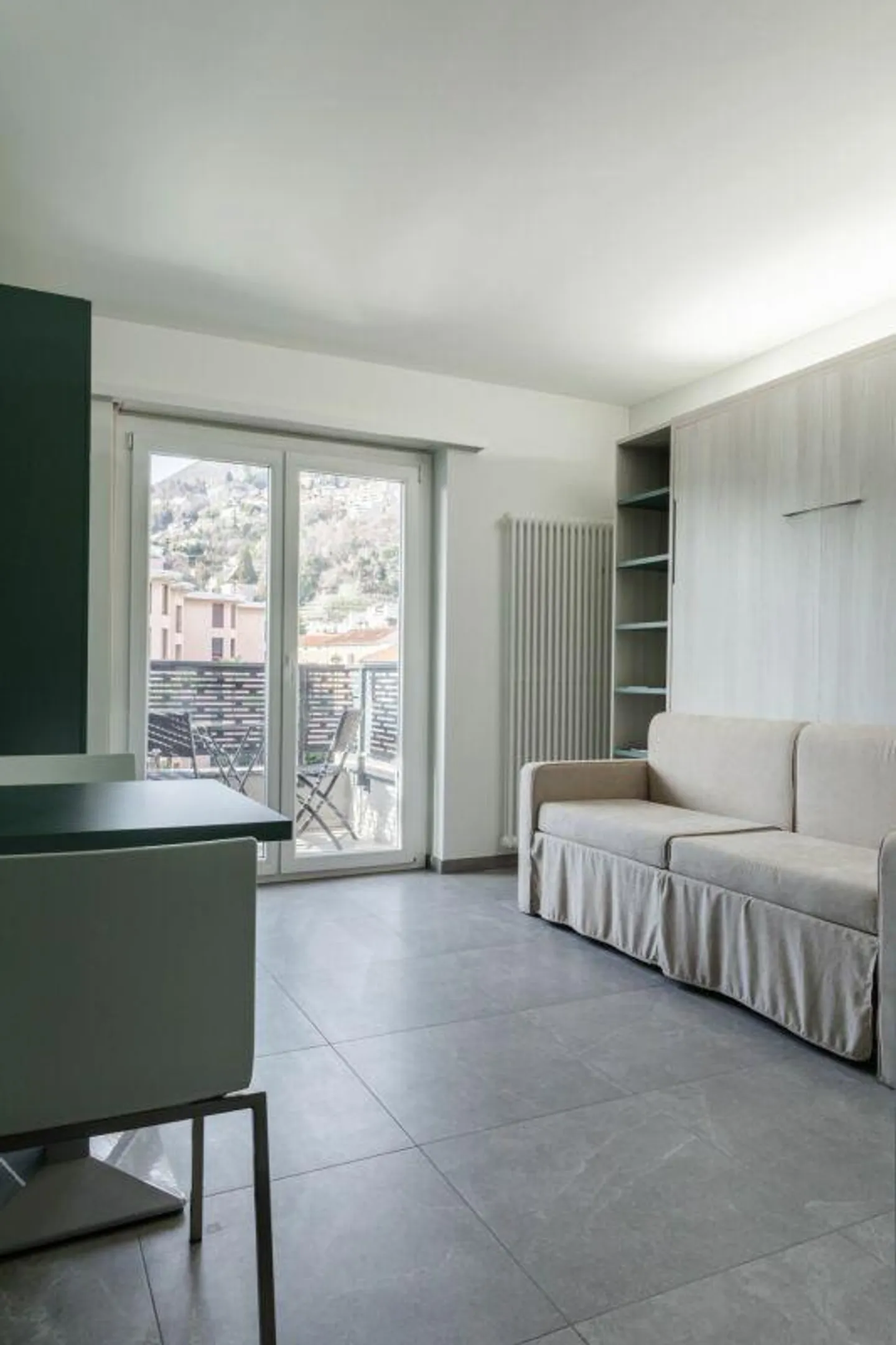 We rent renovated one-room apartments in Muralto - Photo 8 of 14