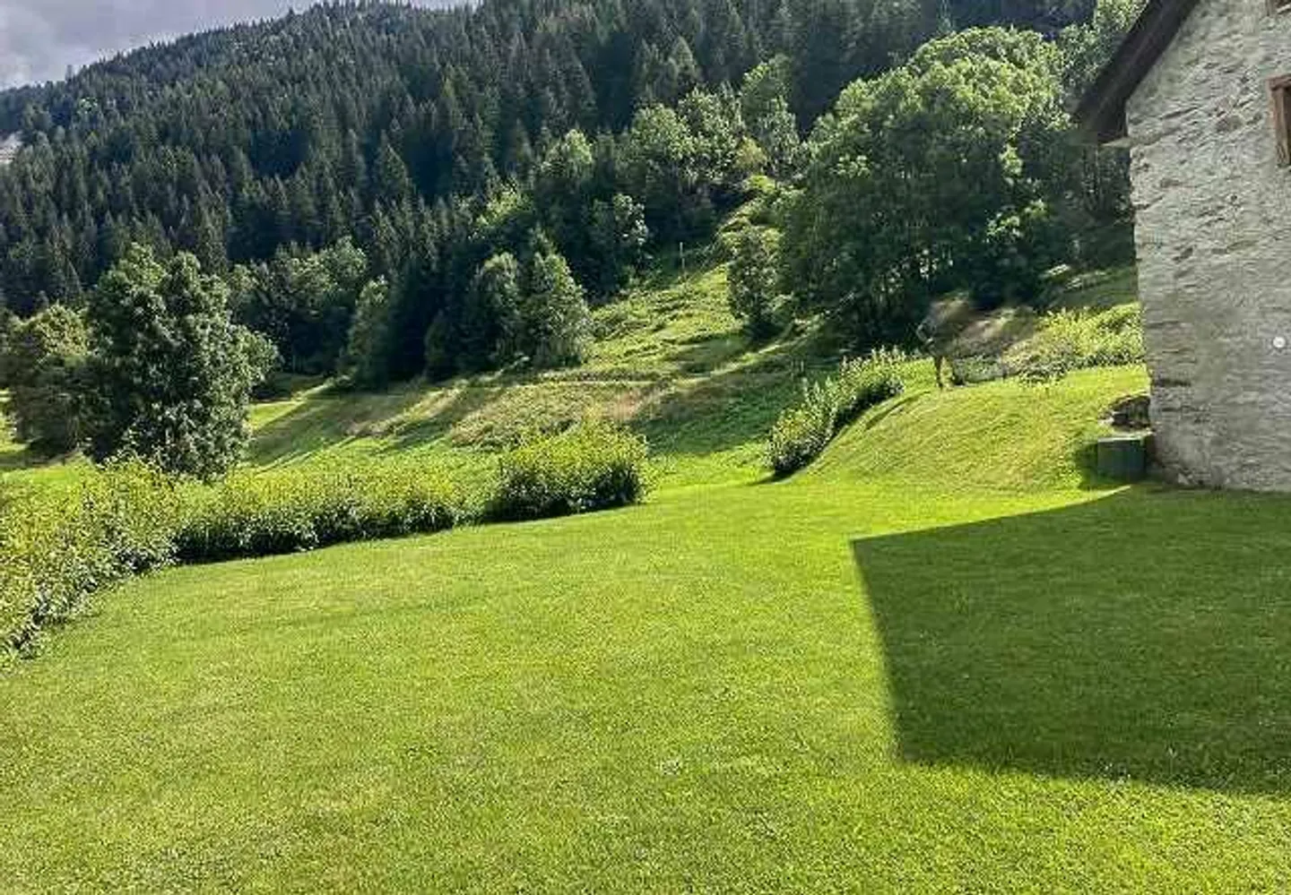 Sonniges Baugrundstück in Faido - Foto 12 von 15